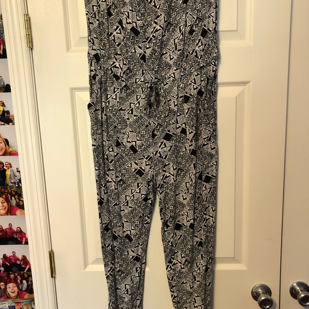 Sleeveless jumpsuit